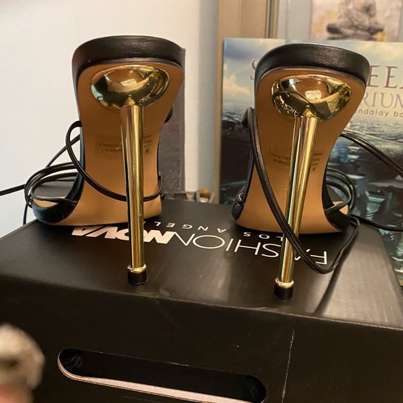 Tie-up Heels - Picture 4 of 4